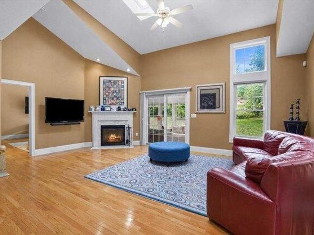 condo with 2 bedroom, Milford MA ES105290697