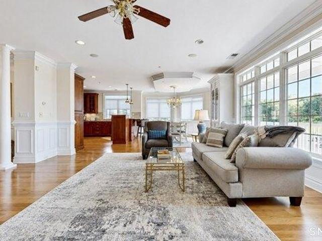 condo with 2 bedroom, Milford CT ES105512567