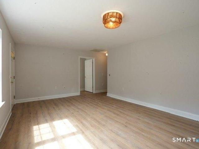 condo with 2 bedroom, Milford CT ES105549255