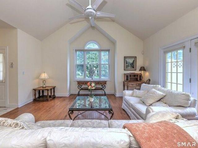 condo with 2 bedroom, Milford CT ES105549499