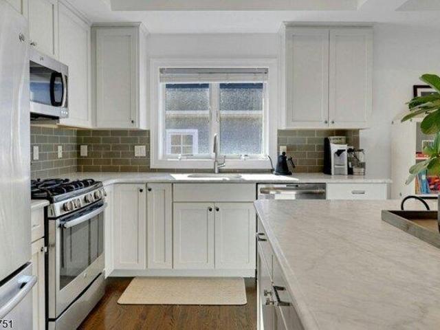 condo with 2 bedroom, Millburn NJ ES105799170