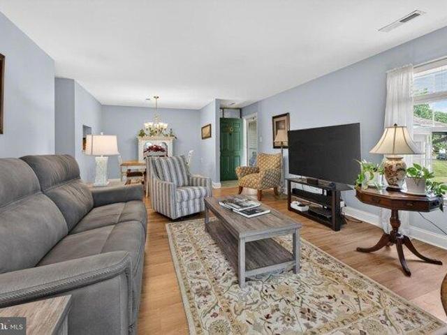 condo with 2 bedroom, Mount Laurel NJ ES105232055