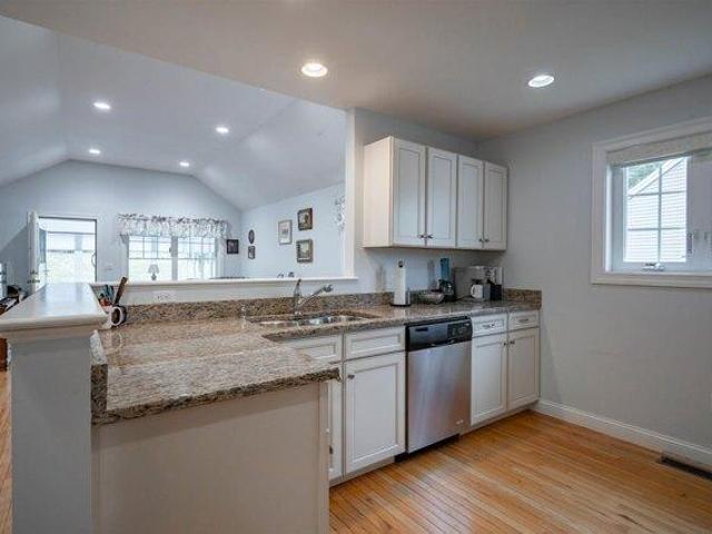 condo with 2 bedroom, Nashua NH ES104511190