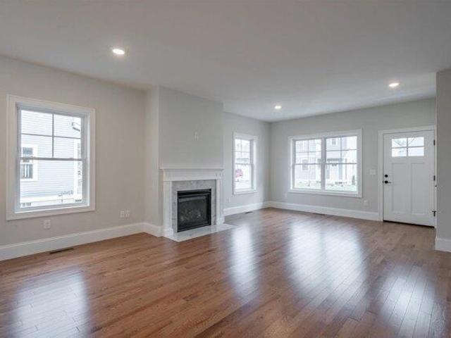 condo with 2 bedroom, Nashua NH ES105579146