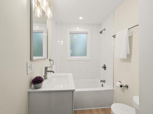 condo with 2 bedroom, Nashua NH ES105983179