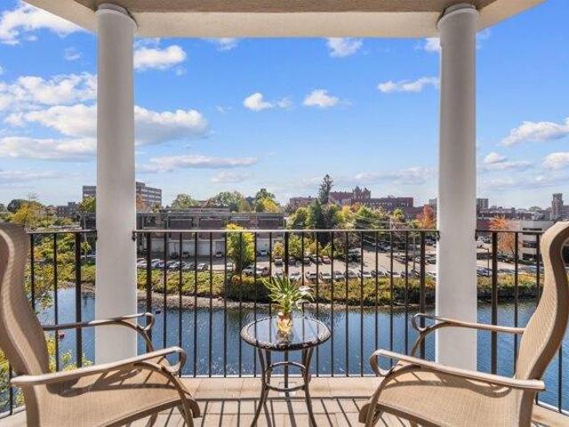 condo with 2 bedroom, Nashua NH ES105350588