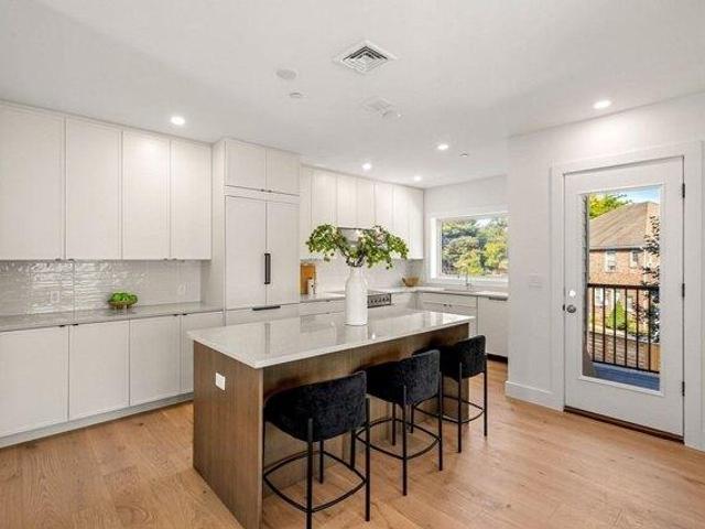 condo with 2 bedroom, Newton MA ES105536930