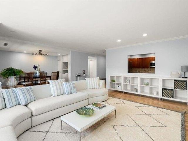 condo with 2 bedroom, Newton MA ES105537592