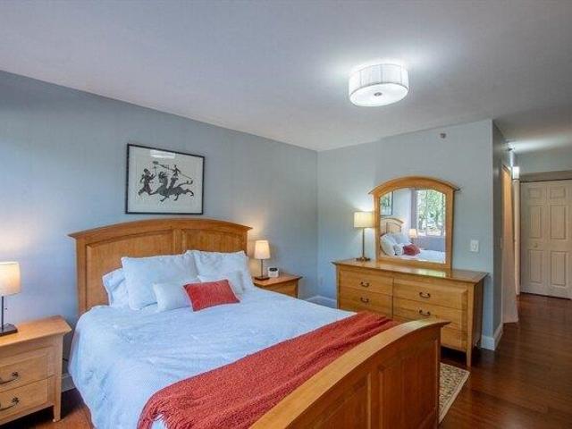 condo with 2 bedroom, Newton MA ES105255571