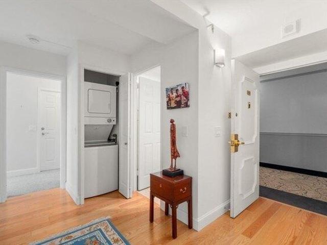 condo with 2 bedroom, Newton MA ES105258290