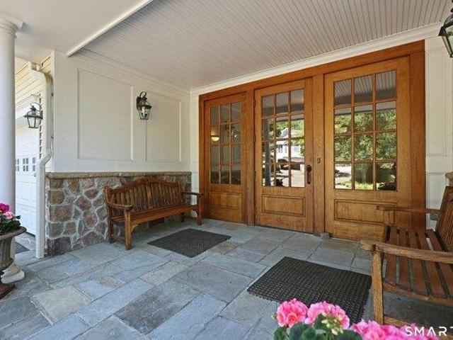 condo with 2 bedroom, Newtown CT ES105511555