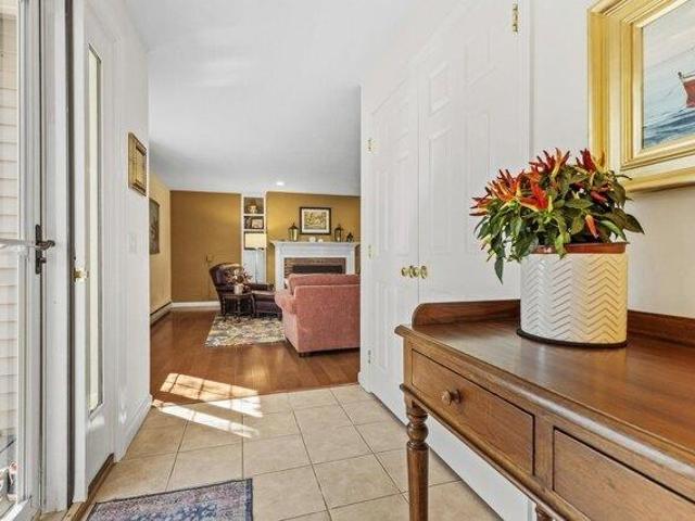 condo with 2 bedroom, New London NH ES105679896
