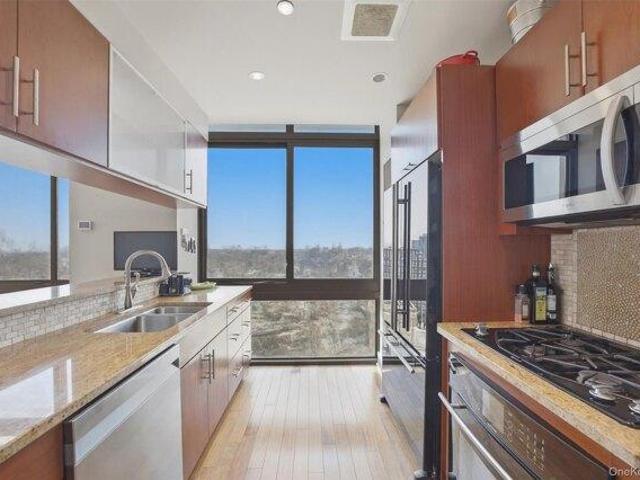 condo with 2 bedroom, New Rochelle NY ES105318087