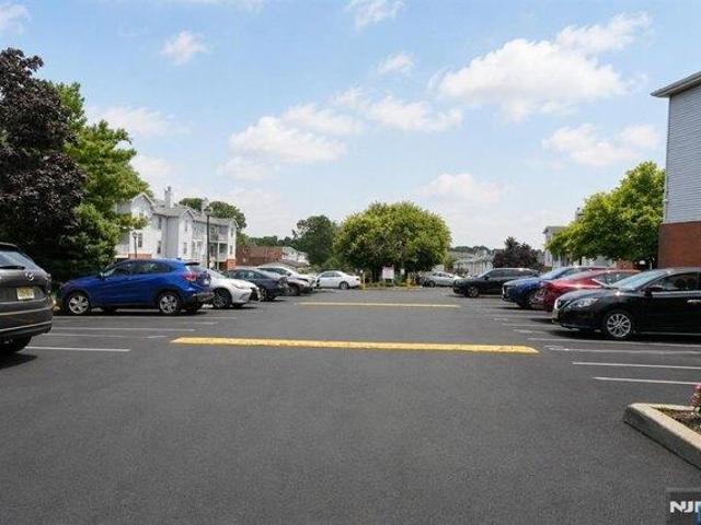 condo with 2 bedroom, Newark NJ ES105477342