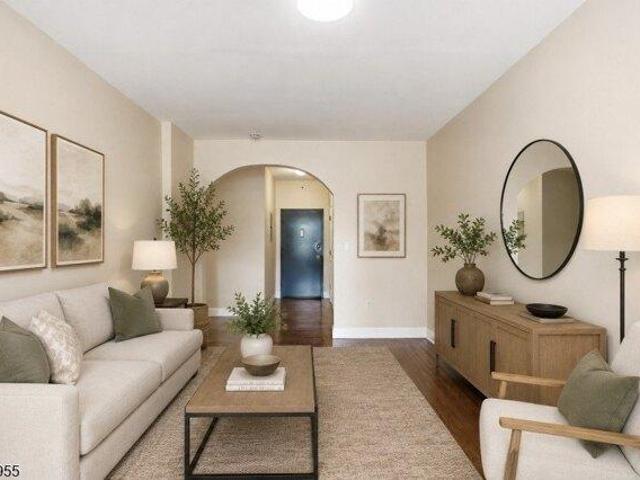 condo with 2 bedroom, Newark NJ ES105316472
