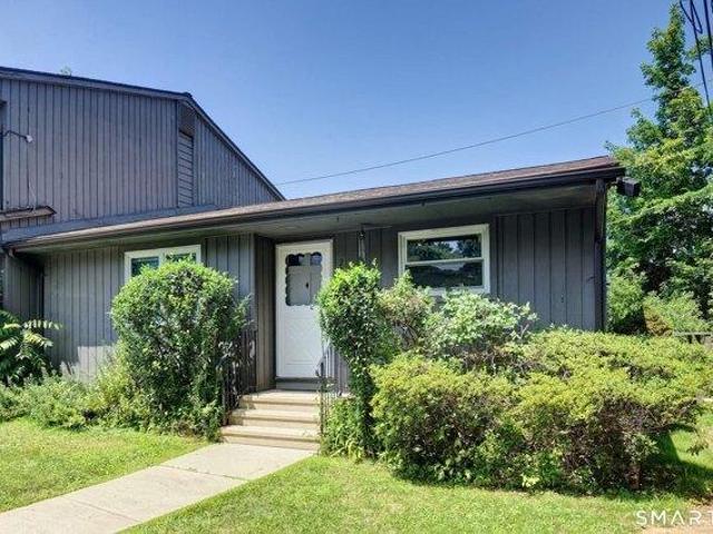 condo with 2 bedroom, Newington CT ES105494494