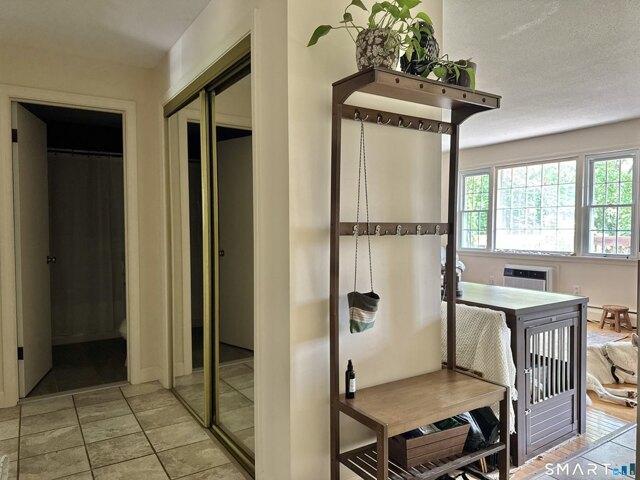 condo with 2 bedroom, Newington CT ES105495403