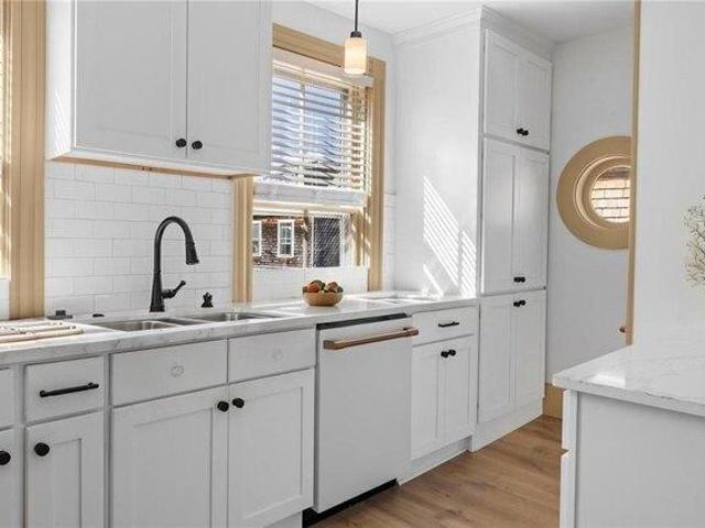 condo with 2 bedroom, Newport RI ES105888659