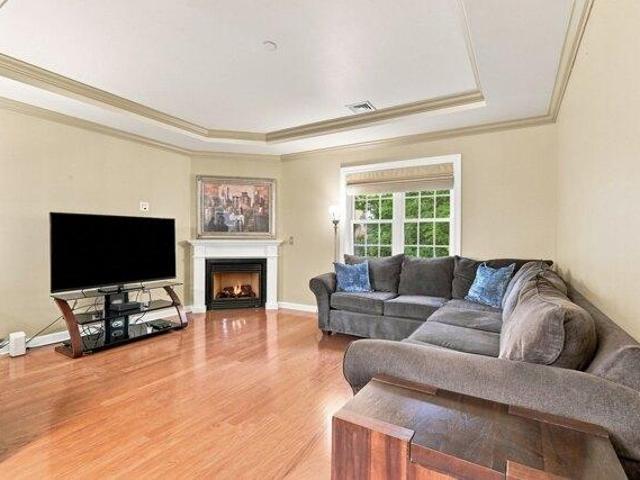 condo with 2 bedroom, North Andover MA ES105477573