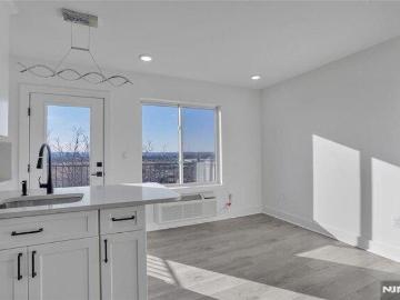 condo with 2 bedroom, North Bergen NJ DS103437574