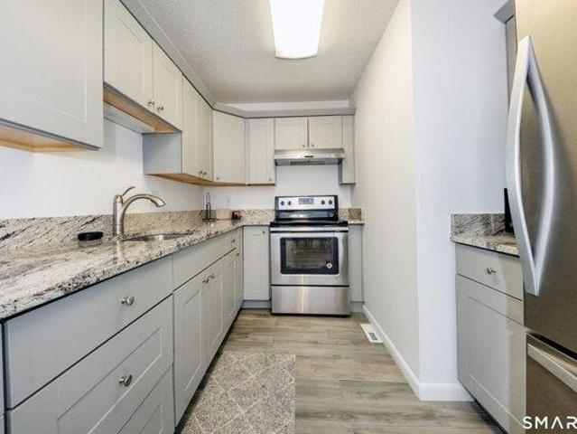 condo with 2 bedroom, North Branford CT ES104543483