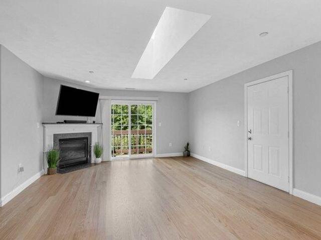 condo with 2 bedroom, North Reading MA ES105497782