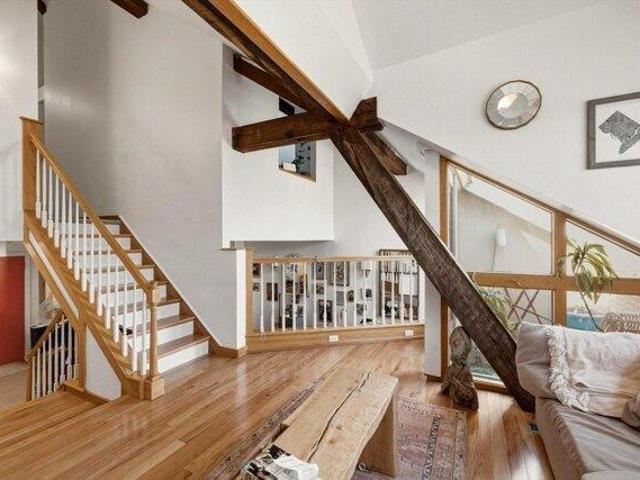 condo with 2 bedroom, Northampton MA ES104540438