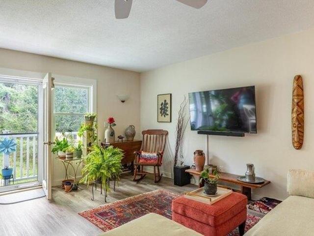 condo with 2 bedroom, Northampton MA ES104514951