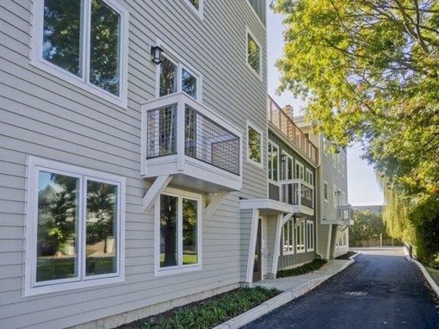 condo with 2 bedroom, Northampton MA ES105353052