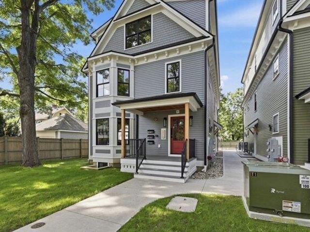 condo with 2 bedroom, Northampton MA ES105330532