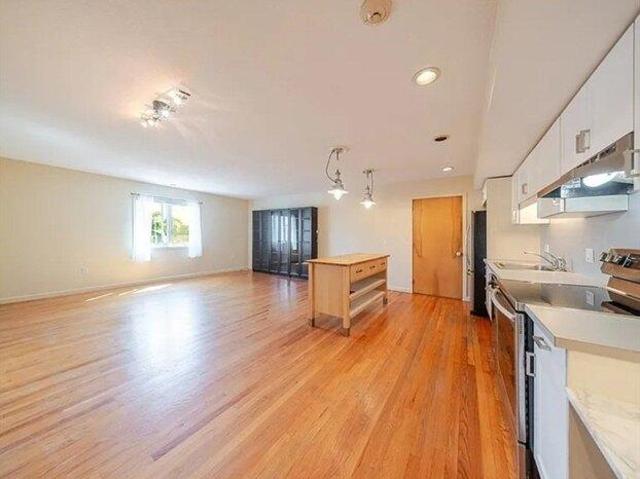 condo with 2 bedroom, Northampton MA ES105403366