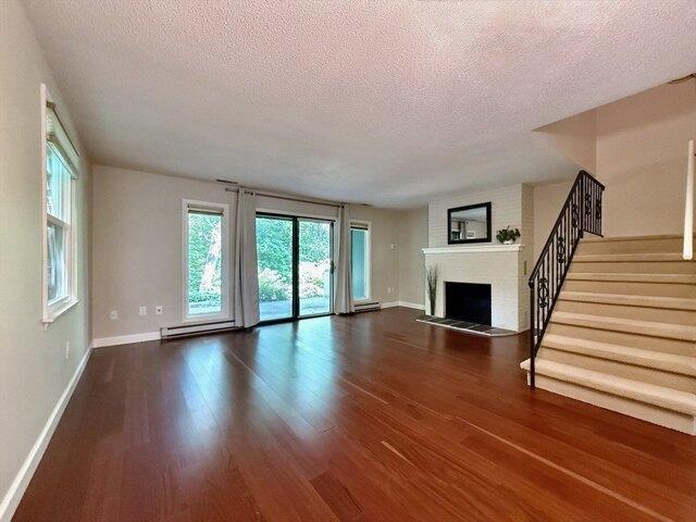 condo with 2 bedroom, Northampton MA ES105416755