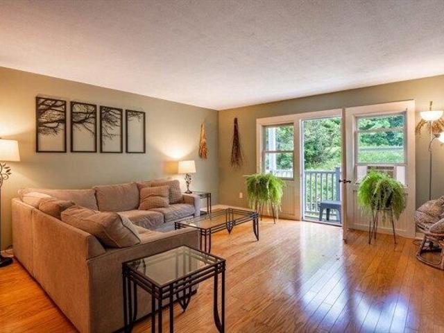 condo with 2 bedroom, Northampton MA ES105418616