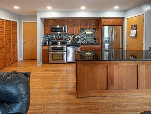 condo with 2 bedroom, Northampton MA ES105562338