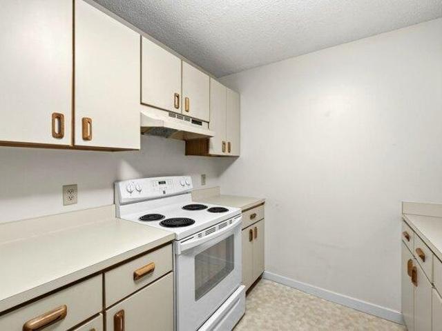condo with 2 bedroom, Northampton MA ES105613520