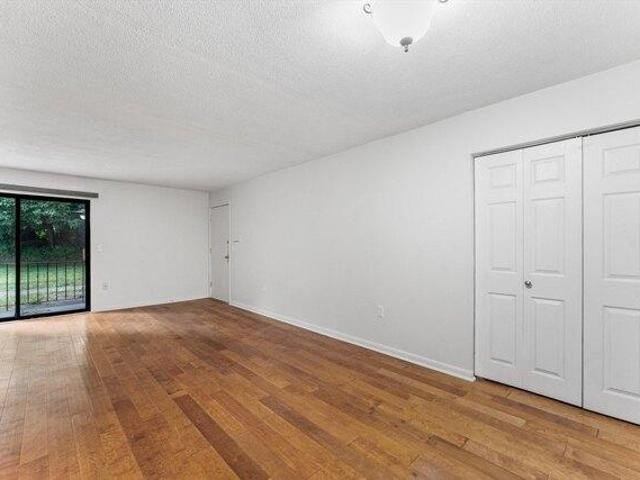 condo with 2 bedroom, Northborough MA ES104834222