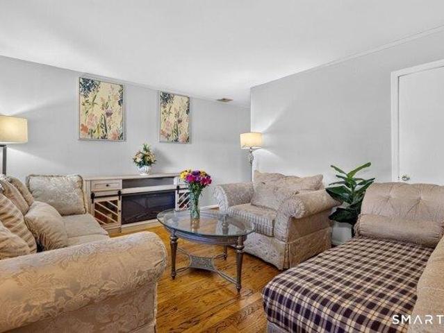 condo with 2 bedroom, Norwalk CT ES105591810
