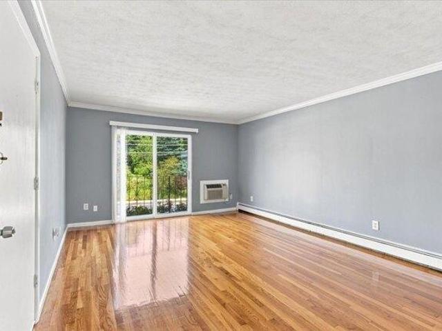 condo with 2 bedroom, Norwood MA ES105516220