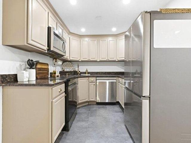 condo with 2 bedroom, Norwood MA ES105559411