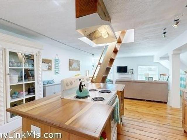 condo with 2 bedroom, Oak Bluffs MA ES104946462