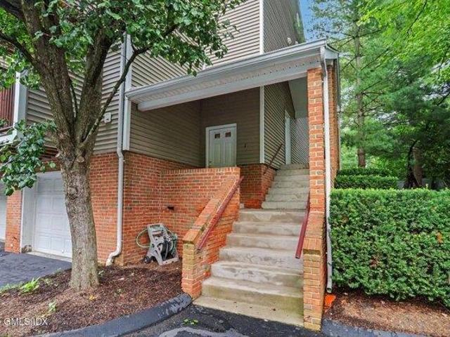condo with 2 bedroom, Old Greenwich CT ES105427259