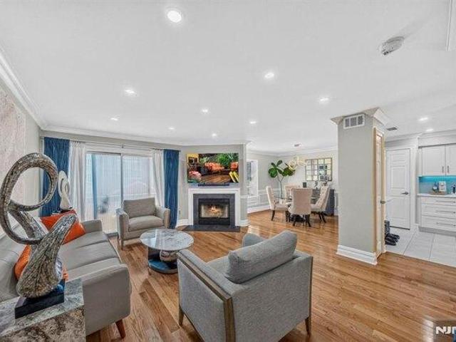 condo with 2 bedroom, Palisades Park NJ ES105288883