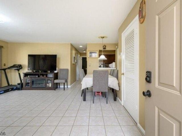 condo with 2 bedroom, Paterson NJ ES105287385