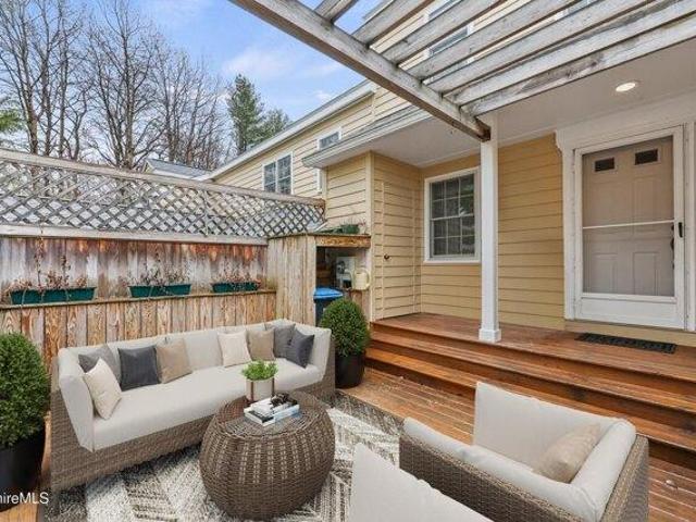 condo with 2 bedroom, Pittsfield MA DS104264997