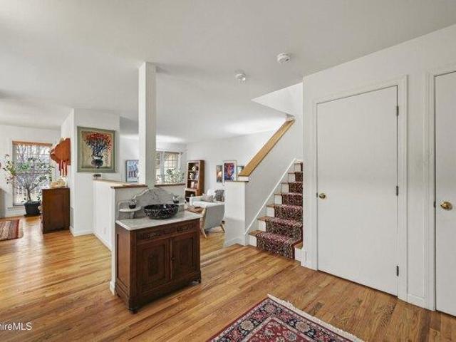 condo with 2 bedroom, Pittsfield MA ES104264997