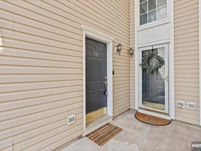 condo with 2 bedroom, Pompton Lakes NJ ES105886482