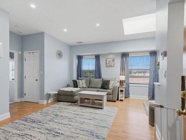condo with 2 bedroom, Quincy MA ES105417115