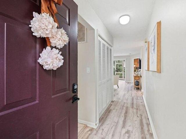 condo with 2 bedroom, Raynham MA ES105551636