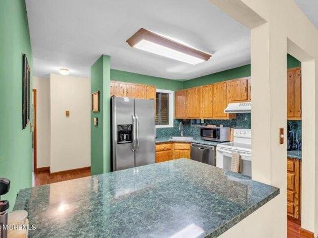 condo with 2 bedroom, Red Bank NJ ES105276321