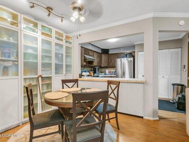 condo with 2 bedroom, Red Bank NJ ES105291855